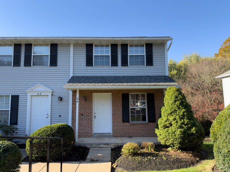 Primary Photo - 64 Ramsgate Ln