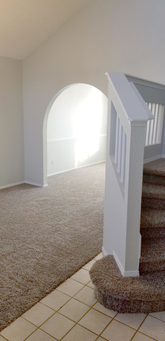 Building Photo - 6928 Crown Ridge Dr