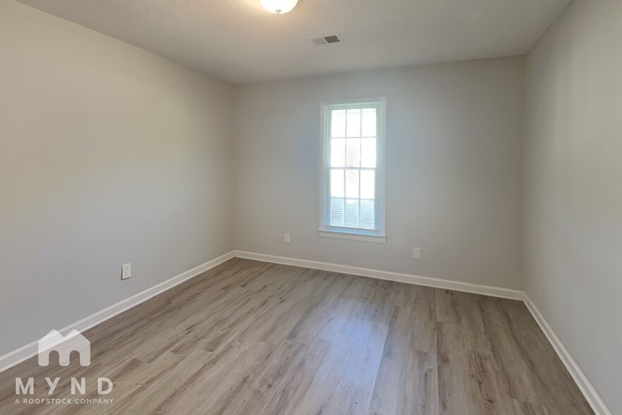 Building Photo - 3202 Lancer Dr