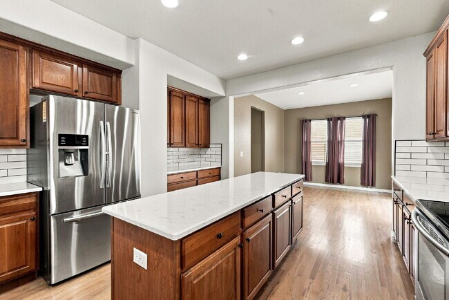 Building Photo - 3-Bedroom Home + Separate Office & Loft | 3-Car Garage