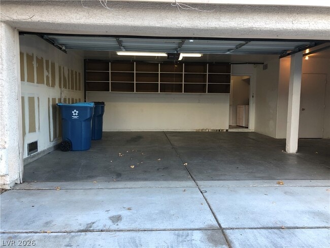 Building Photo - 9724 Sandmist Ave