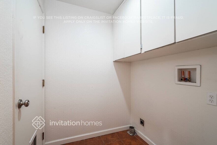 Building Photo - 2134 Hemlock St SE