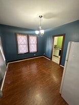 Building Photo - 623 S 33rd St