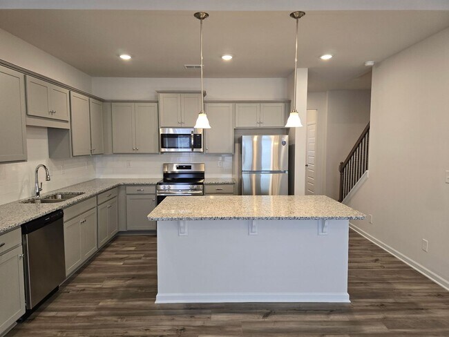 Building Photo - Brand new 3 bed 2.5 bath Townhome located ...