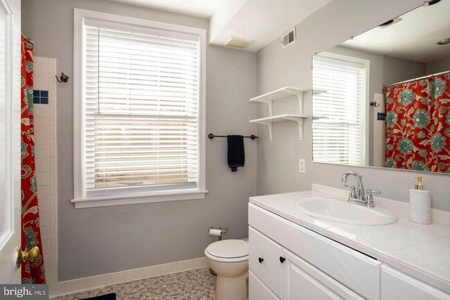 Building Photo - 524 Kauffman St