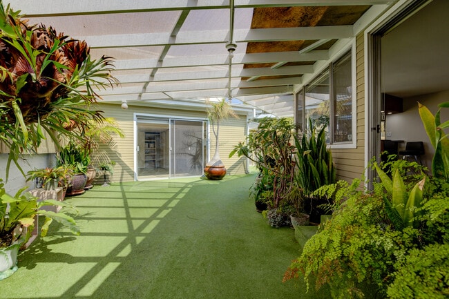 Building Photo - 12657 Everglade St