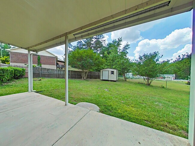 Building Photo - 4 Bedroom Brick Ranch in Woodlake!