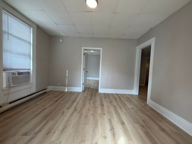 Building Photo - 1307 Forest Ave