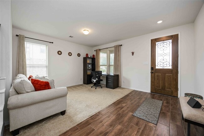 Building Photo - 8006 Ash Ridge Dr