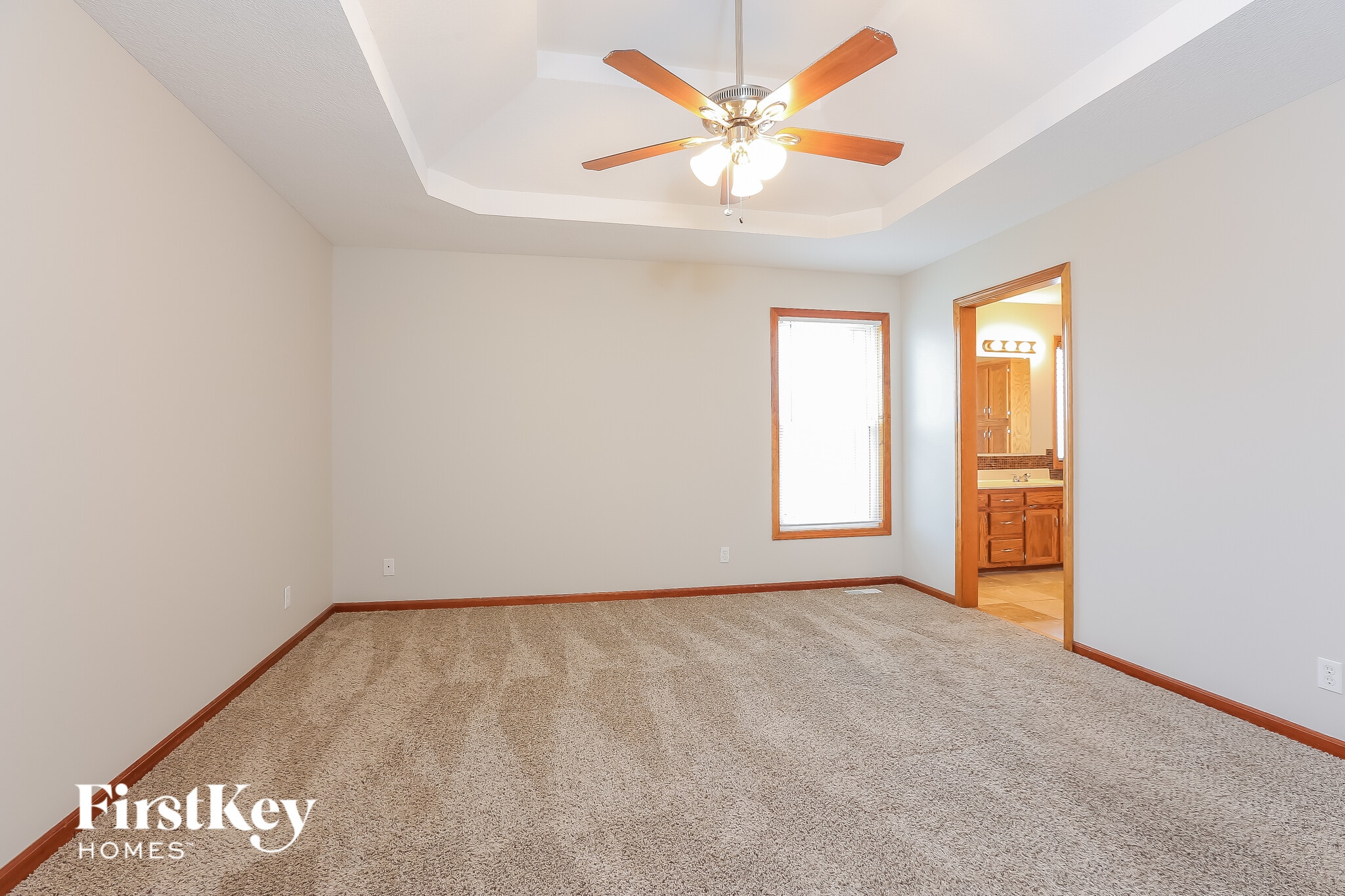 Building Photo - 912 E Madelyn Dr