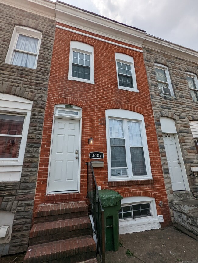 Primary Photo - 3607 Mt Pleasant Ave