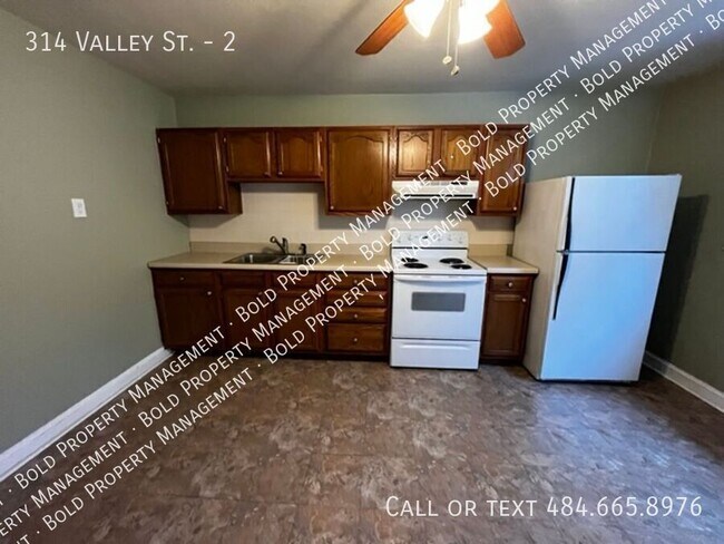 Building Photo - 308-314 Valley St