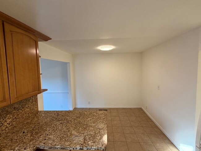 Building Photo - 3-Bedroom, 3-Bathroom Richmond Home Availa...