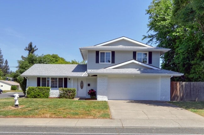 Primary Photo - 9101 La Riviera Dr