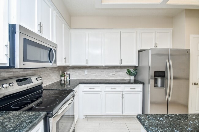 Building Photo - 9625 Bayou Brook St