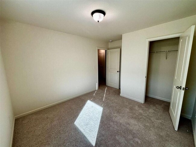 Building Photo - 343 Merigold Way