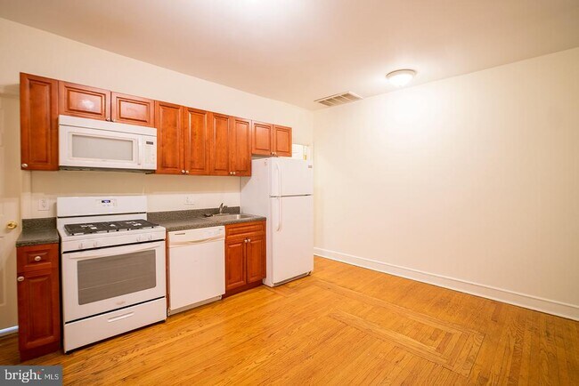 Building Photo - 4244 Spruce St