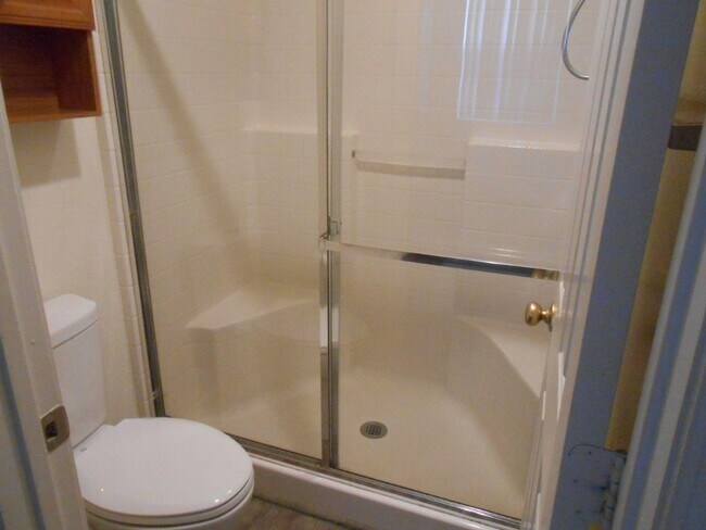 Building Photo - Spacious Home 2 Story Home in Black Mountain