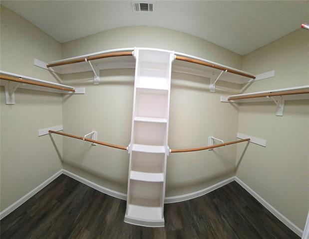 Building Photo - 5205 Wedgewood Dr