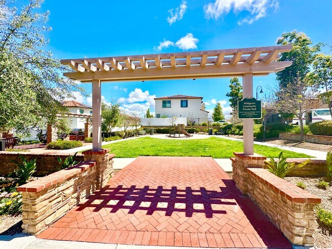 Building Photo - Lovely, Light & Bright, Two-Story, Detached Home in the Desirable Wildgrove Community of Vista!