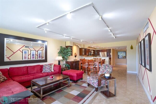 Building Photo - 2681 S Course Dr