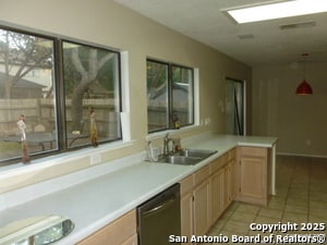 Building Photo - 15810 Pleasant Well Dr