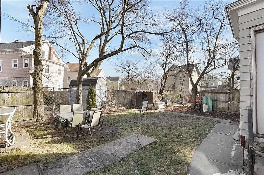 Building Photo - 77 Pekin St