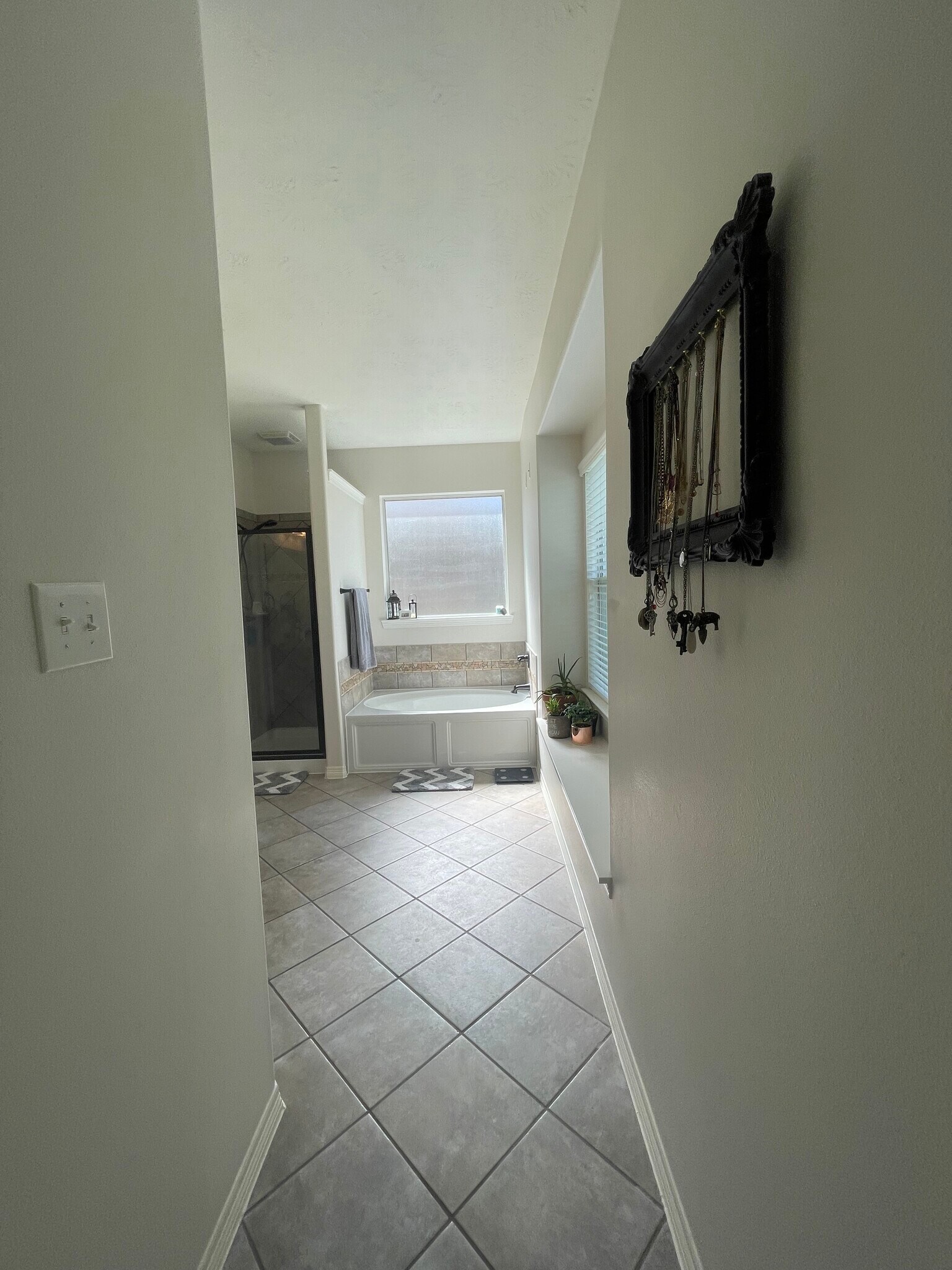 Building Photo - 2898 Torano