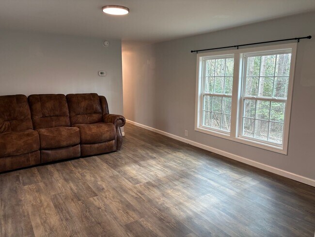 Building Photo - 2 BED, 1 BATH MOBILE HOME IN RANDLEMAN