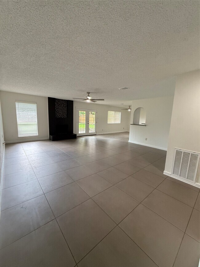 Building Photo - 262 Coppersmith Dr