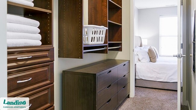 Building Photo - 335 W 9th St