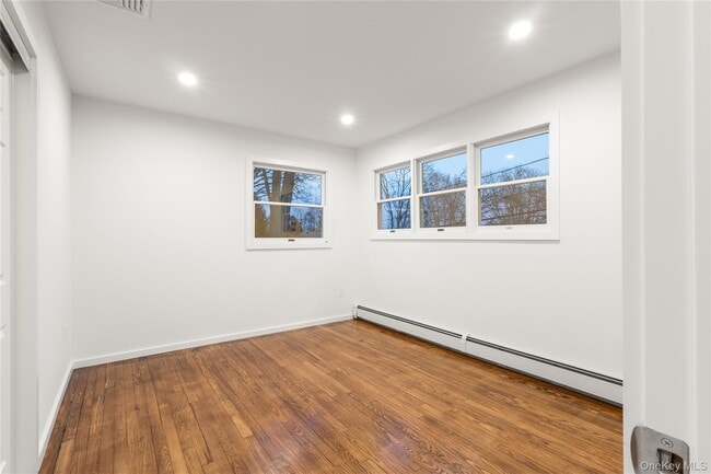 Building Photo - 10 Overbrook St