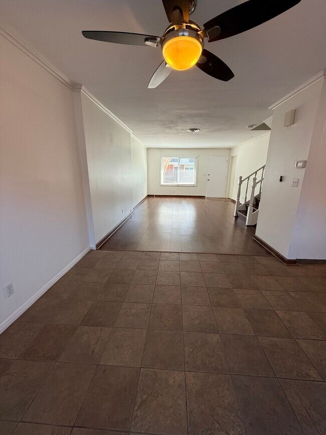 Building Photo - Spacious 3 bedroom 2 bath townhome with 2 car garage in Costa Mesa.