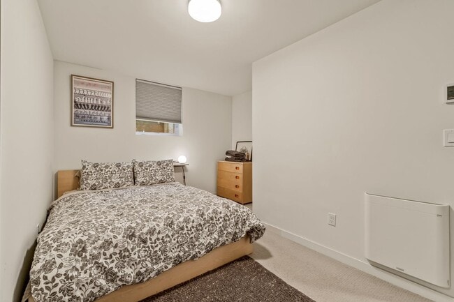 Building Photo - Fully Furnished, 2 Bedroom Rental - Great ...