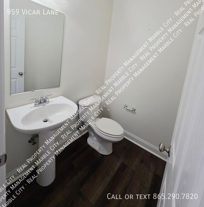 Building Photo - 959 Vicar Ln