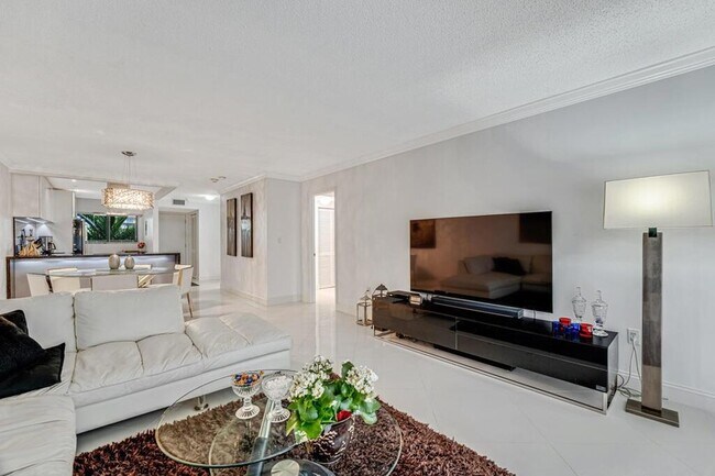 Building Photo - 3605 S Ocean Blvd