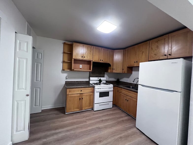 Building Photo - 699 30th St