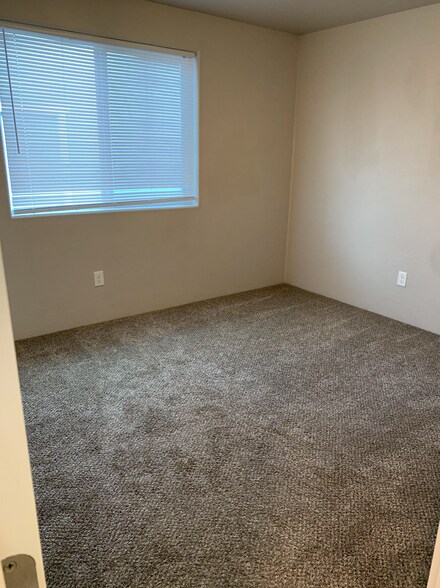 Bedroom 2.1 - 1673 Grand Ave