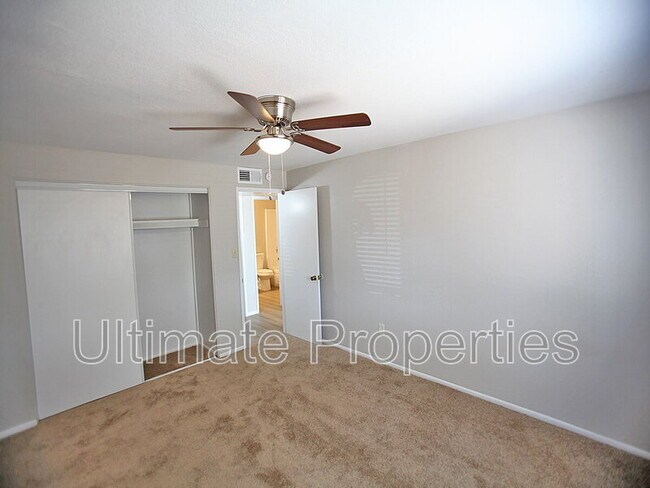 Building Photo - 13036 N 17th Ave