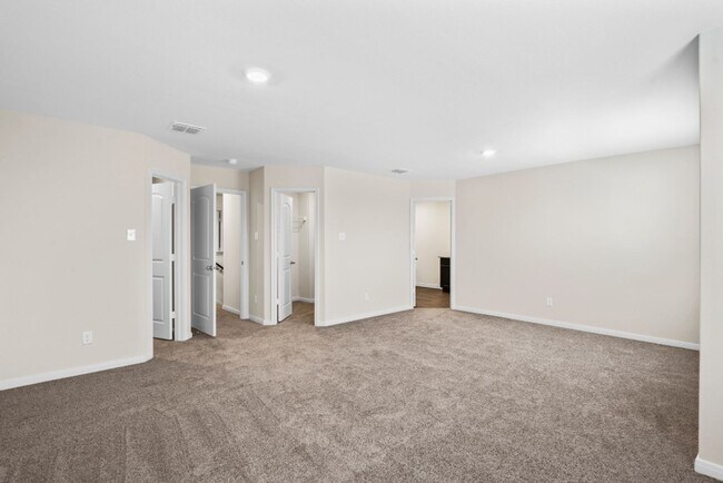 Building Photo - 719 Wonderland Trail