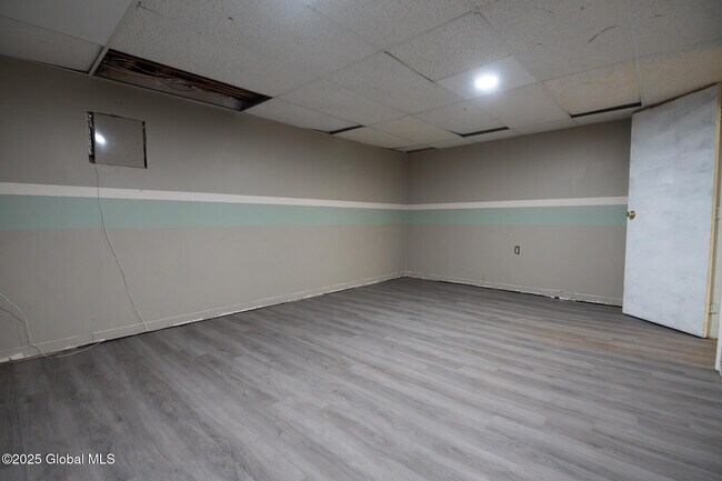Building Photo - 13 Robinwood Dr