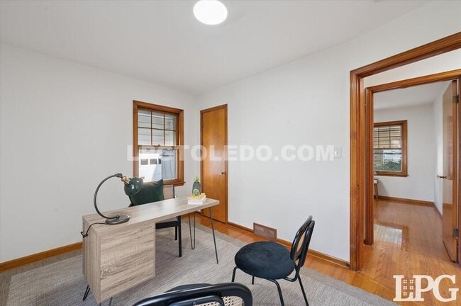 Building Photo - 3430 Anderson Pkwy