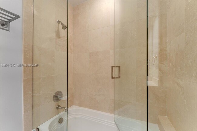Building Photo - 5959 Collins Ave