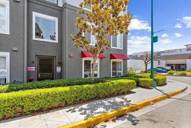 Building Photo - 1801 E Katella Ave