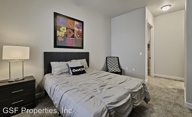 Building Photo - 1 br, 1 bath Apartment - 5490 N Salinas Ave.