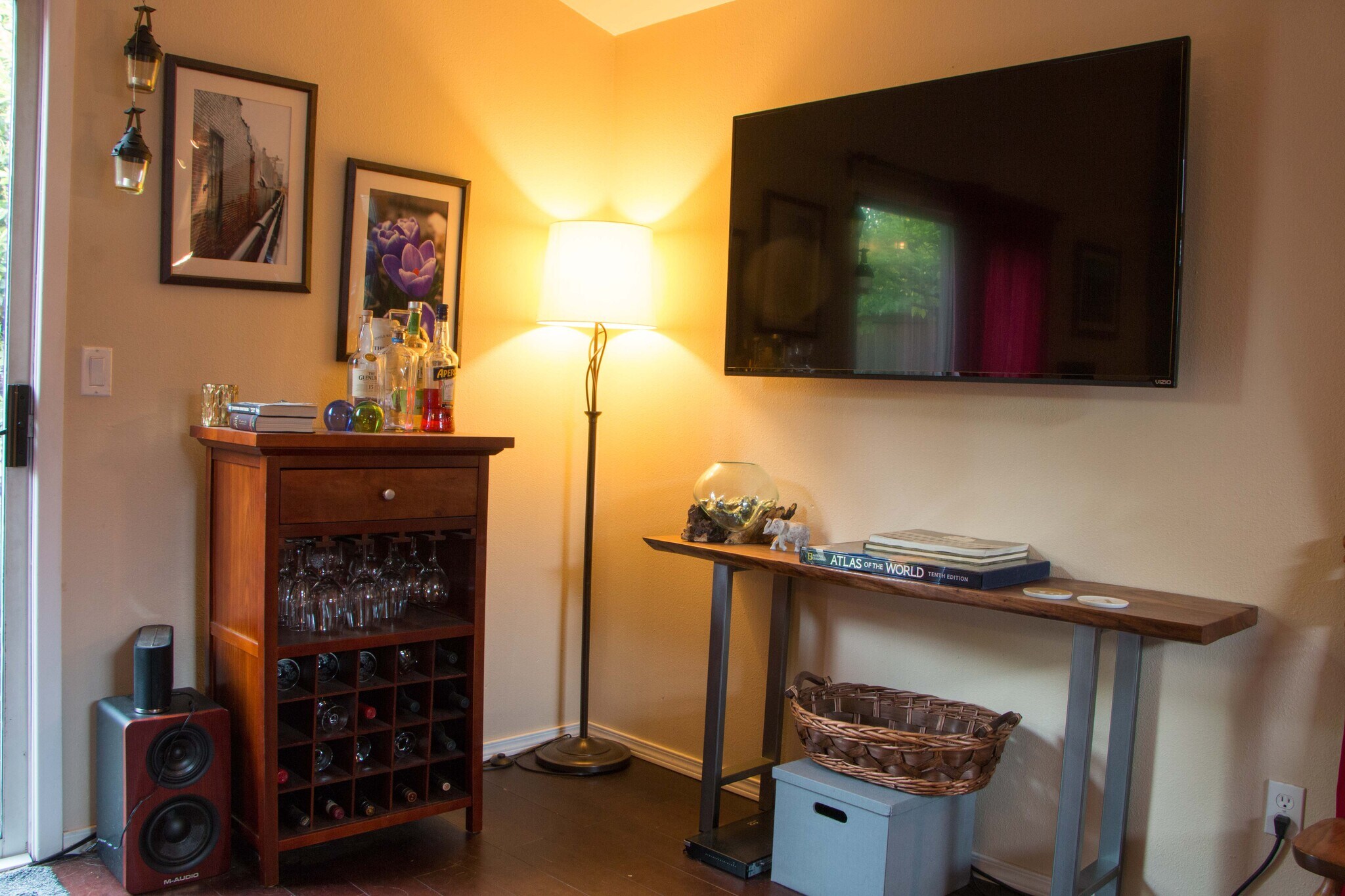 Open floor plan and kitchen. - 3306 Northeast Holman Street