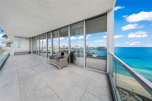 Building Photo - 18501 Collins Ave