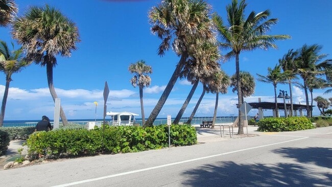 Building Photo - 222 N Federal Hwy