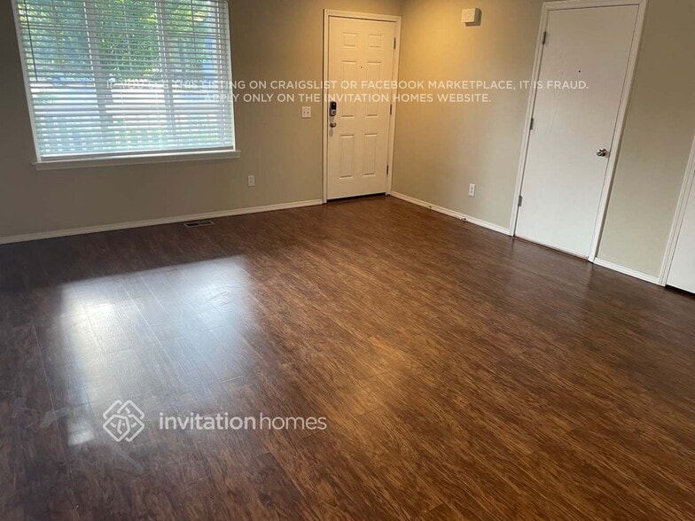 Building Photo - 20517 66th Dr NE