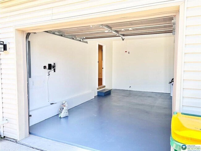 Building Photo - 1319 Mohr Cir